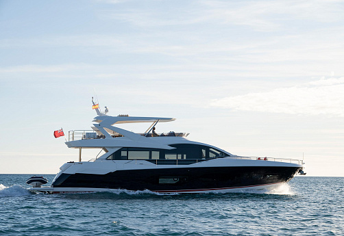Яхта Sunseeker 76 2019 3
