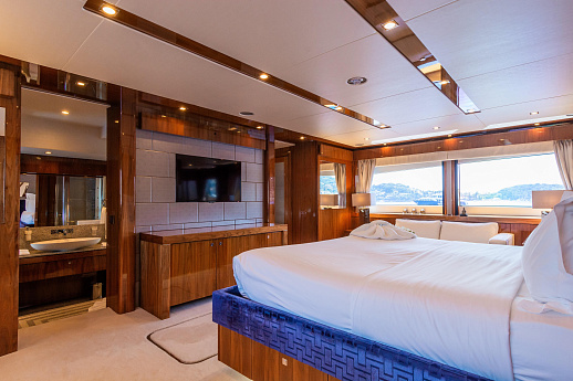Яхта Sunseeker 115 Sport 2013 11