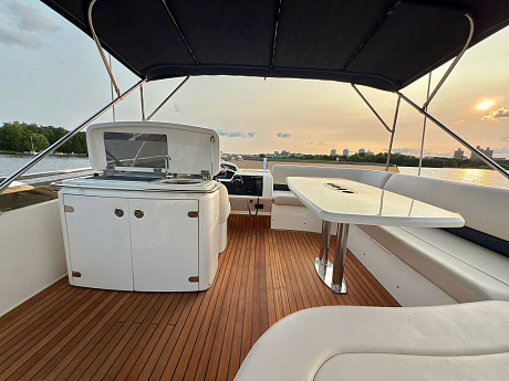 Яхта Princess 54 2008 18