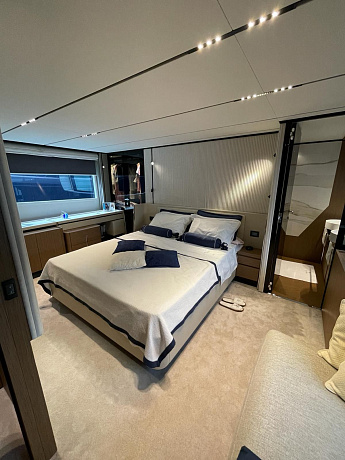 Яхта Ferretti 720 2023 14