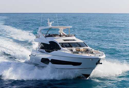 Яхта Sunseeker 76 2020 3