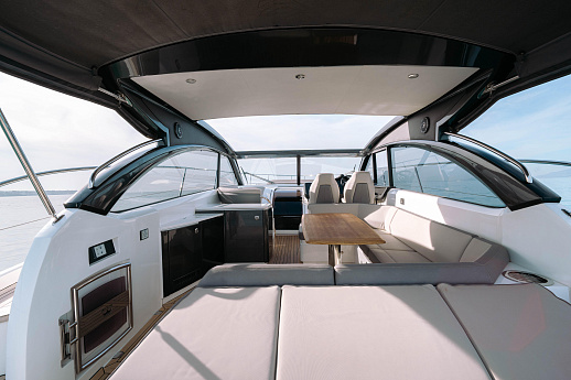 Яхта Princess V48 Open 2016 8