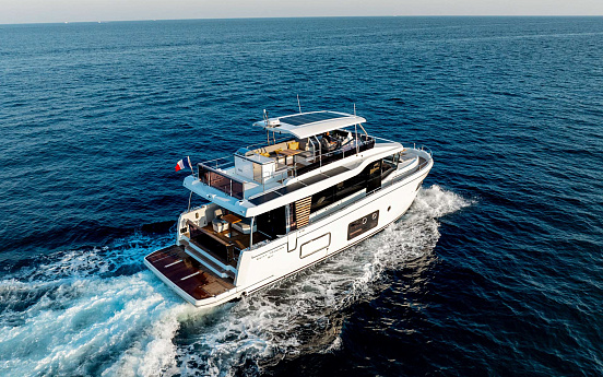Яхта BENETEAU SWIFT TRAWLER 54  1