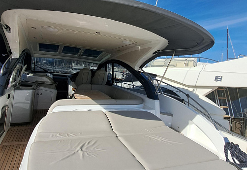 Яхта Princess V50 2023 2