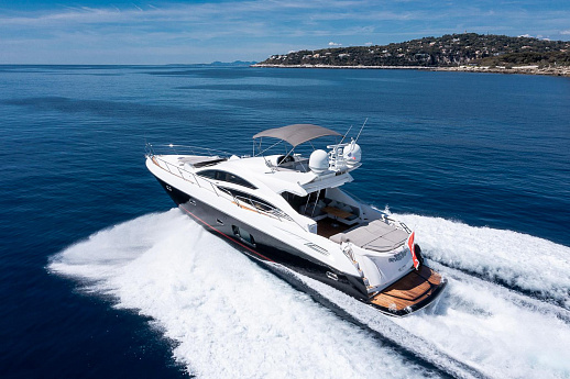 Яхта Sunseeker Predator 74 2011 2