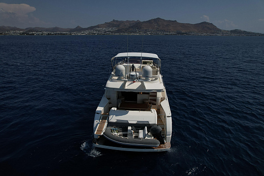 Яхта Ferretti 620 2013 6