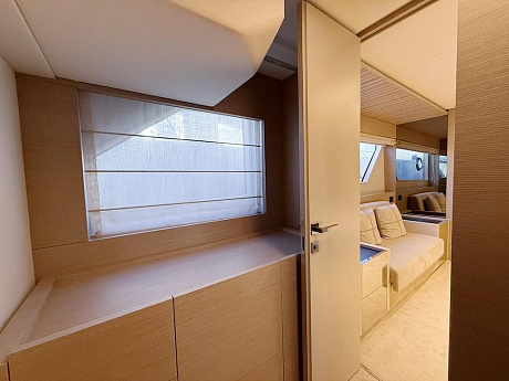 Ferretti 670 yacht 2020 15