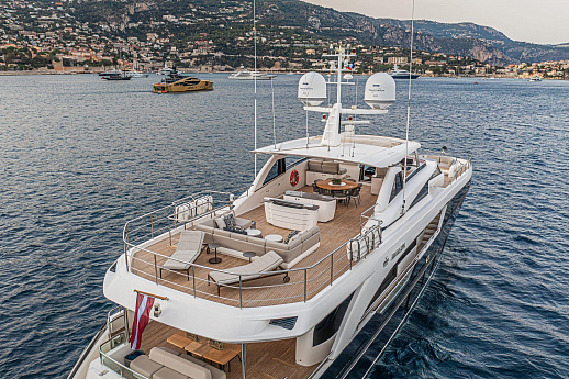 Яхта Princess 35M 2018 6