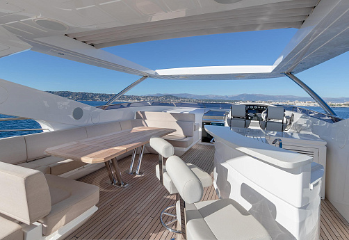 Яхта Sunseeker 95 2018 4