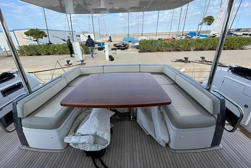 Яхта Azimut Magellano 66 2019 15