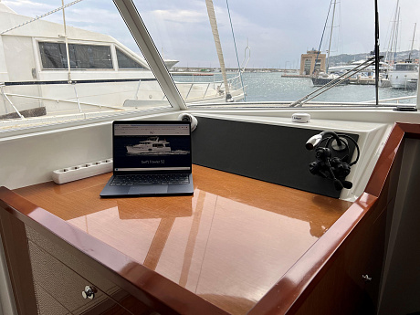 Яхта Beneteau Swift Trawler 52 2012 11