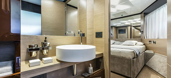 Яхта Ferretti 780 2019 14
