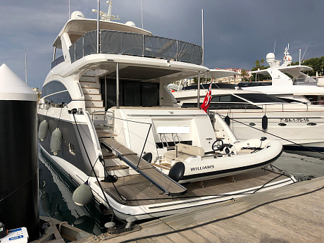 Яхта Princess 75 2017 2