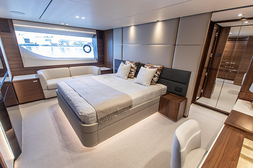 Яхта Princess Y78 Motor Yacht 2021 13