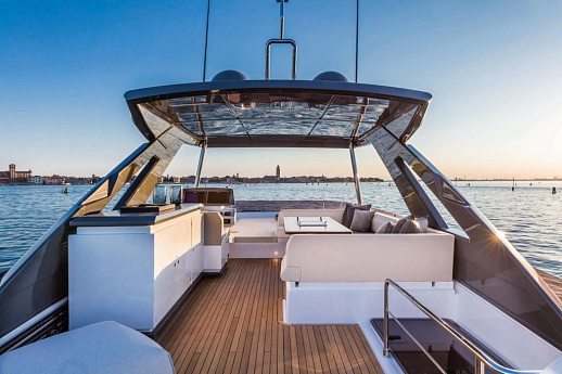 Яхта Ferretti 670 2023 14