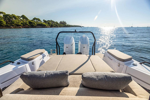 Яхта Axopar 37 XC Cross Cabin  12