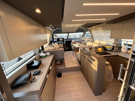 Яхта Ferretti 550 2017 8