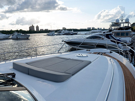 Яхта Princess 67 2008 28