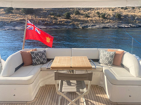 Яхта Princess Flybridge 72 2014 9