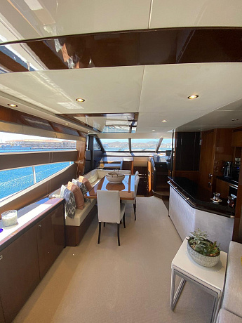 Яхта Princess Flybridge 72 2014 13