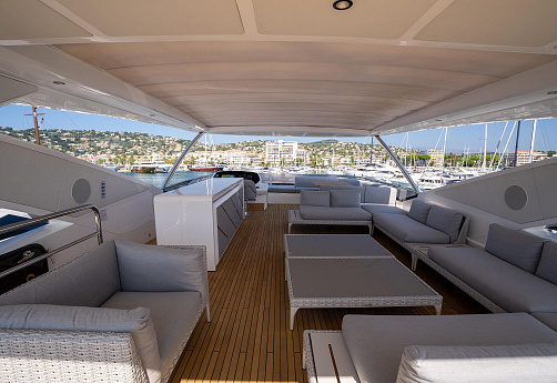 Яхта Sunseeker 90 Ocean 2022 4