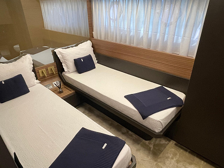 Яхта Ferretti 920 2018 8