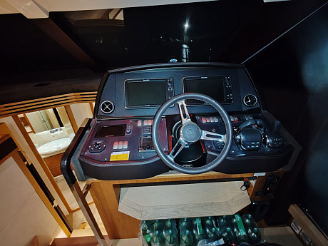 Яхта Absolute 52 FLY 2014 10