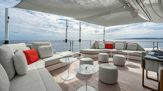 Яхта Sunseeker 131 2016 13