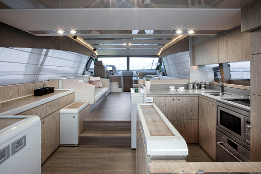 Яхта Ferretti 650 2017 10