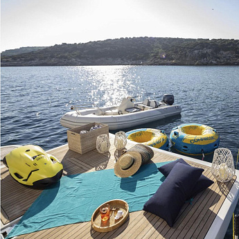 Яхта Ferretti 830 2006 6