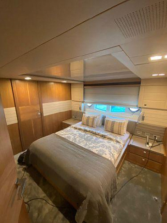 Яхта Ferretti Custom Line 100 2011 13