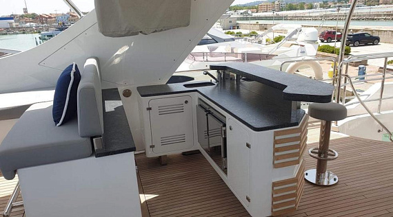 Яхта Benetti Delfino 93 2013 14