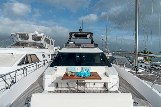 Ferretti 720 yacht 2022 5