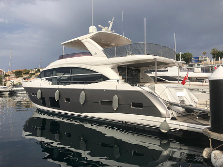 Яхта Princess 75 2017 1