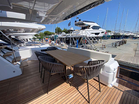 Яхта Ferretti 720 2023 3