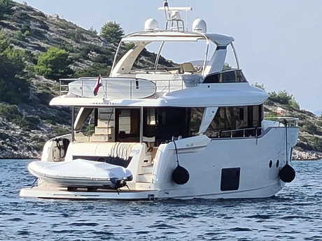 Яхта Absolute NAVETTA 58 2016 2