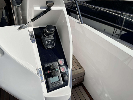 Яхта Princess V60 2021 15