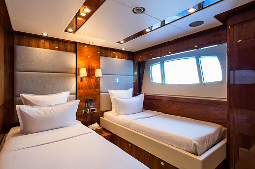 Яхта Sunseeker 115 Sport 2013 14
