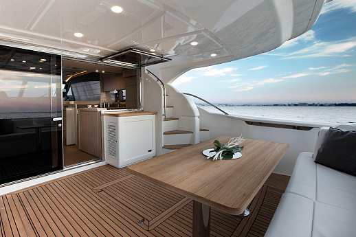 Яхта Ferretti 650 2017 3