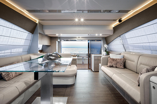 Яхта Ferretti 650 2017 11