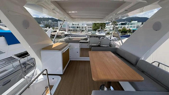Яхта Azimut 66 2017 2