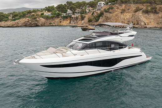 Яхта Princess S62 2023 9