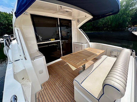 Яхта Riviera 3600 Sport Yacht 2008 7