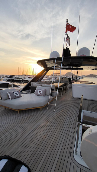Яхта Ferretti 780 2023 7