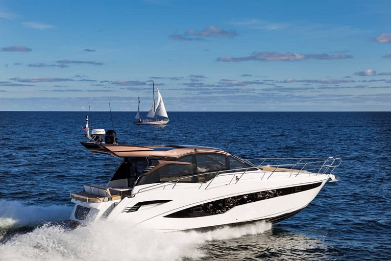 Galeon 425 HTS