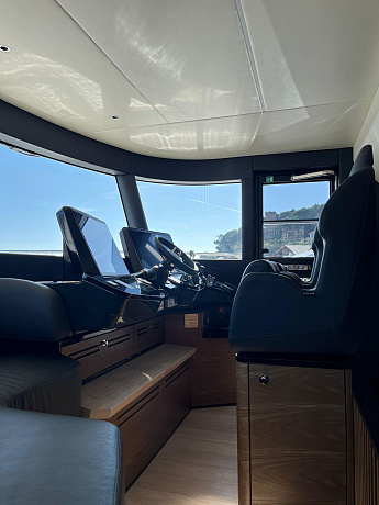 Яхта Absolute Navetta 64 2022 6