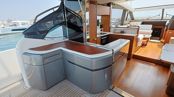 Яхта Princess V60 2018 6