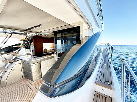Яхта Princess S60 2018 10