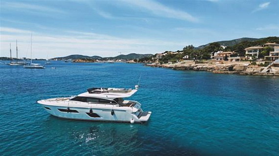 Яхта Ferretti 550 2017 2