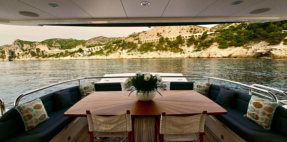 Яхта Sunseeker 116 2017 7